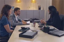 Abdel essaie de plaider devant Madame Keller un abus de faiblesse !