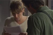 Alan remet un document incroyable à Barbara !