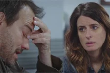 ALERTE PLUS BELLE LA VIE ! Luna et Jean-Paul évoquent leur amour pour tromper leur inquiétude