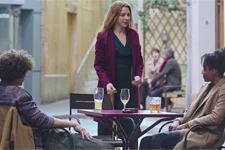 Alexandra fête sa sortie de prison avec Léa et Baptiste !