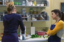 Alison comprend que Barbara est énervée à cause d?Abdel