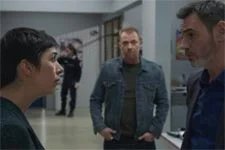 Anne apprend la disparition du Docteur Alibert à son équipe