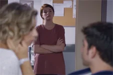 Antoine pique une énorme colère en tombant sur Coralie et Théo en plein câlin !