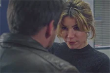 Ariane affirme à Jean-Paul qu’elle a autre chose à foutre que d’aller chez le psy !