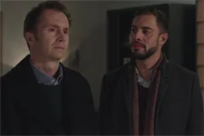 Arthur explique à Elsa comment il va s’y prendre pour sauver Alison !