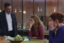 Babeth accepte l?aide de Patrick