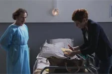 Babeth est aux petits soins avec Jocelyn