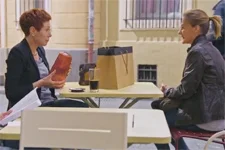 Babeth reçoit un magnifique cadeau de la part de Laetitia !