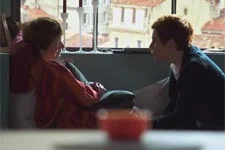 Babeth remarque que Yolande est achevée</