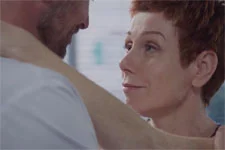 Babeth succombe à la baguette magique du Docteur Kaplan !