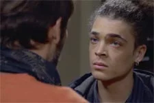 Baptiste refuse le cadeau d?anniversaire de Thomas !