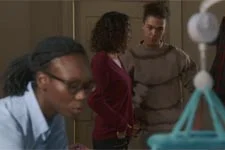 Baptiste remarque que la nounou fait des miracles avec Mathis