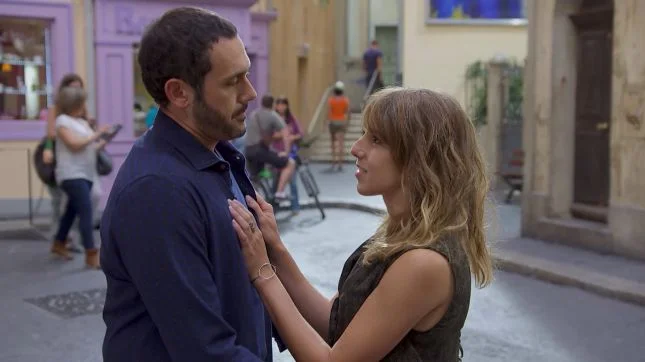 Barbara, féminine, gracieuse et élancée : look du jour