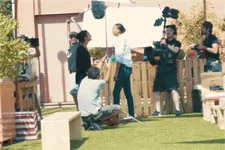 BONUS VIDÉO : Découvrez les coulisses du tournage de la chute d’Emma !