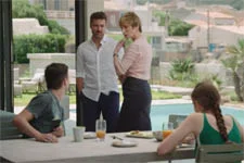 Camille ne peut cacher son inquiétude pour Léa