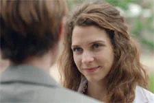 Camille remercie Léa pour sa vigilance envers son fils