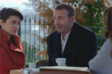 Cécilia fait réfléchir Johanna sur le comportement de Xavier