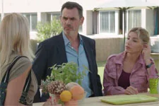 Céline révèle à la police avoir déjà sauvé Paul Revot du suicide