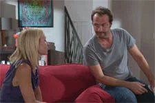 Céline tente de rassurer Franck