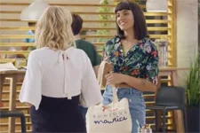 Cerise fait une mini baby shower pour Céline !