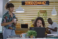 Cerise révèle à Emma que César est de mauvaise humeur !