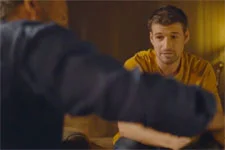 César apprend que Christophe Ford n’est autre que son père !