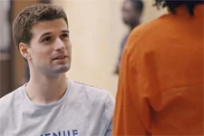 César explique à Thérèse qu’il assume sa perversité !