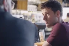 César révèle à Rochat qu’Emma possède un pouvoir magique !