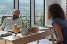 Christophe Ford charge Emma de trouver la personne qui fume à GTS