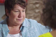 Claire confie à Mirta qu’il « n’y a rien de croustillant » avec Léo