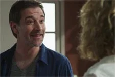 Clément se persuade que Clara est lesbienne !