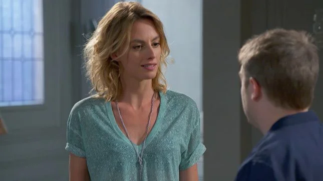 Coralie, romantique en bleu mint : look du jour