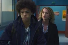 Coralie s?inquiète de la santé d?Emma auprès de Baptiste