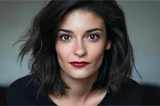 Eléonore Sarrazin (Sabrina) explique pourquoi son personnage n’aurait pu être présent lors des prémices de Plus belle la vie