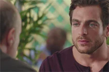 Elias refuse de prendre la perche que Léo lui tend