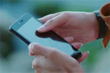 Elodie balance le portable de Christophe Ford à la mer !