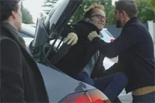 Elsa donne carte blanche à Abdel et Karim pour faire parler Arthur !