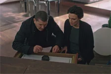 Elsa et Karim ouvrent enfin le coffre de Renaud !