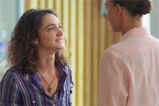 Emma à Elodie : « Je sais que c’est toi le corbeau ! »