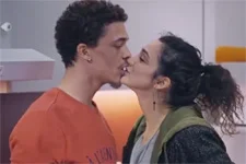 Emma décline le dîner romantique de Baptiste