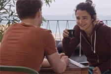 Emma est très reconnaissante envers César