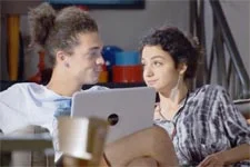 Emma et Baptiste se retrouvent dans une situation compliquée