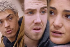 Emma et Baptiste soutiennent Kévin à l’enterrement de Jenny