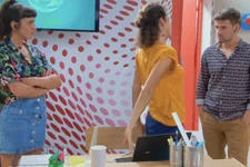 Emma gagne la première bataille contre César !