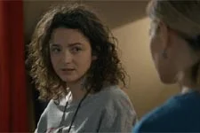 Emma ne supporte plus la pression de sa mère