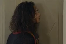 Emma observe Baptiste et tente de l?éviter