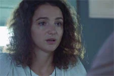 Emma repousse les avances de César : « Toi et moi, c’est pas possible »