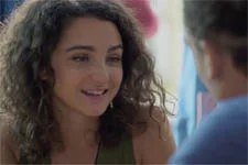 Emma tente de rassurer Baptiste : « T’es le père de mon enfant et avant tout t’es l’homme de ma vie »