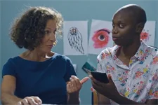 En prison, Mirta découvre le témoignage de Roland grâce à Lydie !