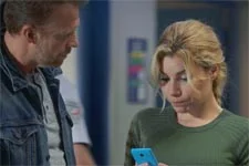 Eric Norman découvre qu?Ariane espionne Jean-Paul